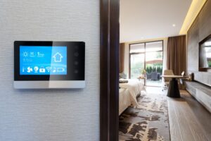 Smart Hotel คือการควบคุมระบบต่าง ๆ ผ่านแท็บเล็ต
