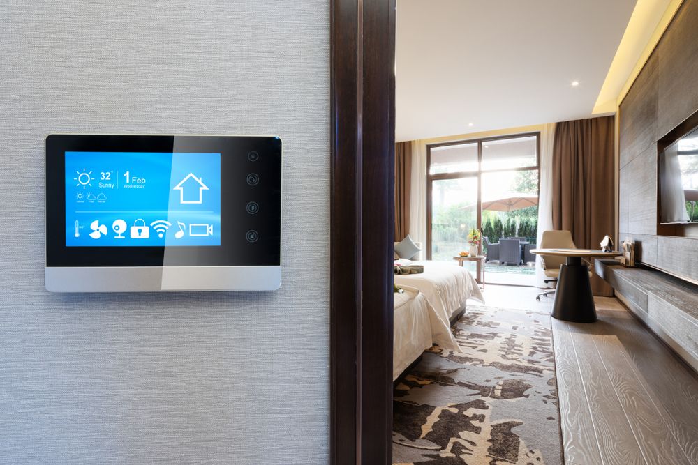 Smart Hotel คือการควบคุมระบบต่าง ๆ ผ่านแท็บเล็ต